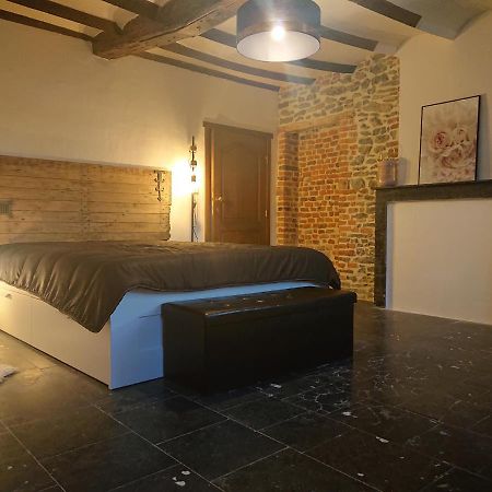 Villa Le 3 de Gussignies Extérieur photo