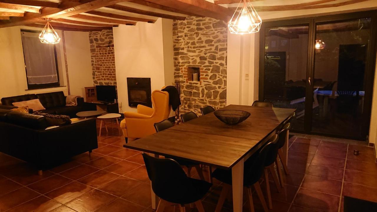 Villa Le 3 de Gussignies Extérieur photo